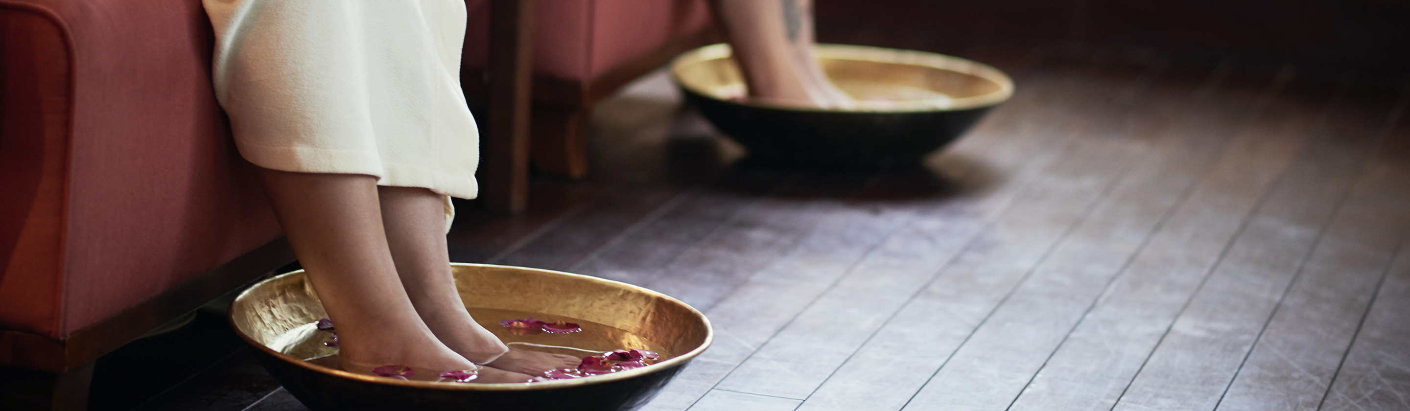 Foot Massage: How to Massage Your Feet in 4 Easy Steps | Forest Essentials | Forest Essentials Foot Massage: How to Massage Your Feet in 4 Easy Steps | Forest Essentials | Forest Essentials