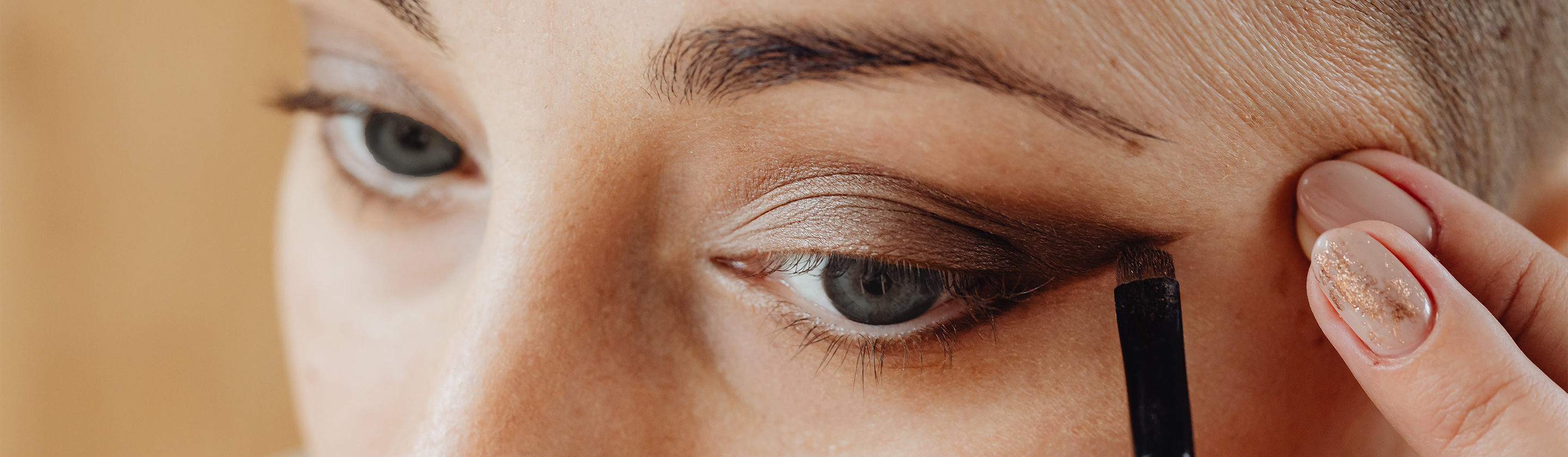 How to Create an Incredible Smokey Eye Look on Close Set Eyes